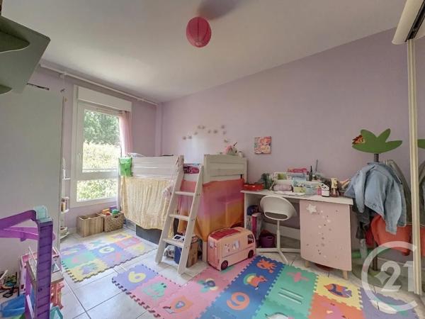 Appartement F4 à vendre  4 pièces - 64 m 2   BOUGIVAL  - 78