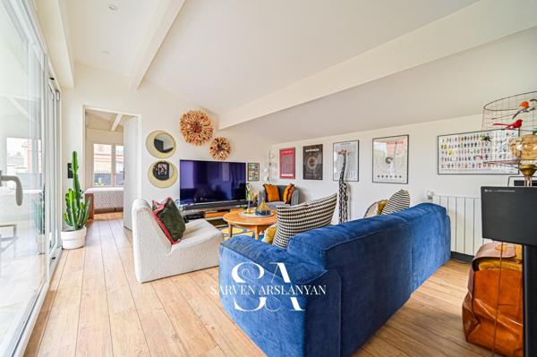 Une maison d’architecte à 500 m du métro, où l’élégance rencontre l’art de vivre.