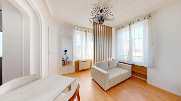 Location                                                      Appartement
                        
                     2 pièces                      30 m2                     à Nogent-le-Roi