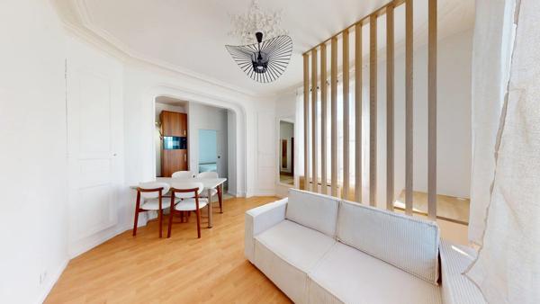 Location                                                      Appartement
                        
                     2 pièces                      30 m2                     à Nogent-le-Roi