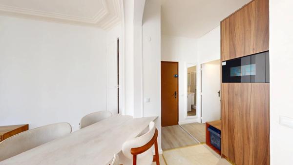Location                                                      Appartement
                        
                     2 pièces                      30 m2                     à Nogent-le-Roi