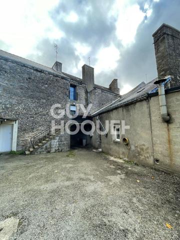 À vendre Local commercial + Appartement en duplex, centre de Baud