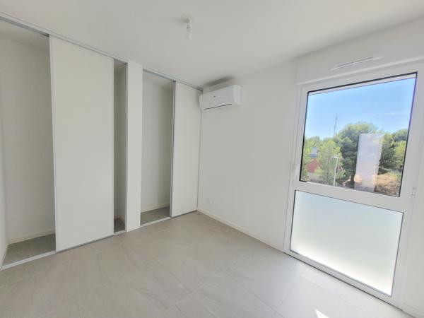 Appartement
         4 pièces
        - 75 m² 469 000 € *