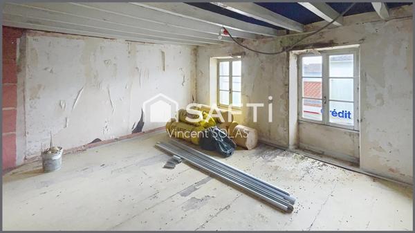 Exclusivité - Immeuble Commercial à Rénover en Habitation - 185m² - à CHAMPS ST PERE