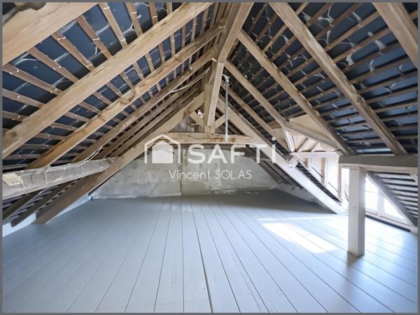 Exclusivité - Immeuble Commercial à Rénover en Habitation - 185m² - à CHAMPS ST PERE