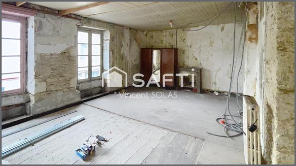 Exclusivité - Immeuble Commercial à Rénover en Habitation - 185m² - à CHAMPS ST PERE