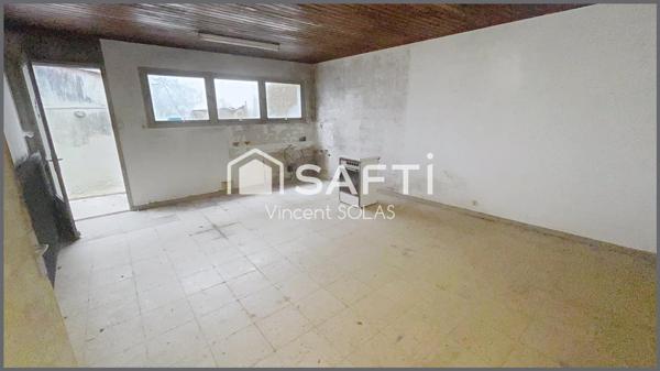 Exclusivité - Immeuble Commercial à Rénover en Habitation - 185m² - à CHAMPS ST PERE