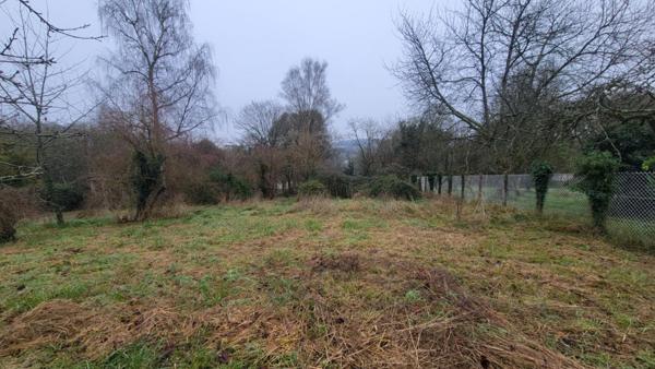 Terrain à bâtir de 1 256 M2 entièrement viabilisé