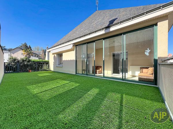Maison à vendre Segre - 8 pièces, 230m² avec 6 chambre(s) à 273 000€ - AJP Immobilier Segré
