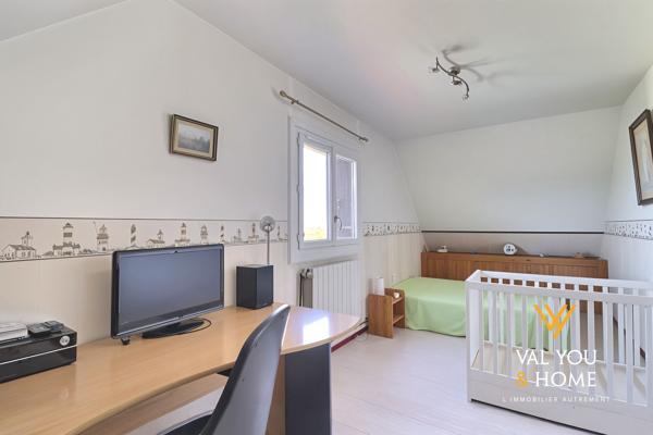Maison familiale à Saint-Genis-Laval : Volumes généreux, cadre rassurant et transports immédiats