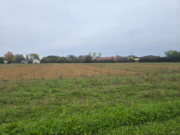 Terrain viabilisé à vendre 860 m² BLETTERANS (39)