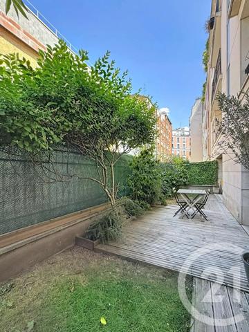 Appartement F3 à vendre  3 pièces - 65 m 2   PARIS  - 75018