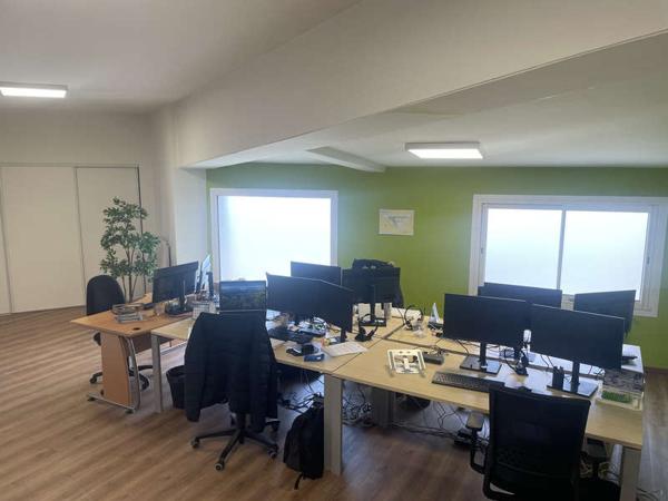 MONTAIGU-VENDEE / Location Local professionnel 315 m²