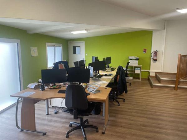 MONTAIGU-VENDEE / Location Local professionnel 315 m²
