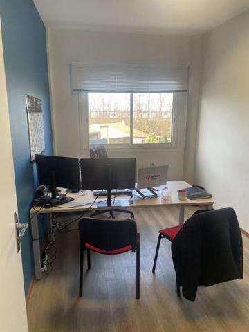 MONTAIGU-VENDEE / Location Local professionnel 315 m²