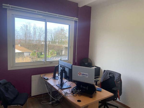MONTAIGU-VENDEE / Location Local professionnel 315 m²