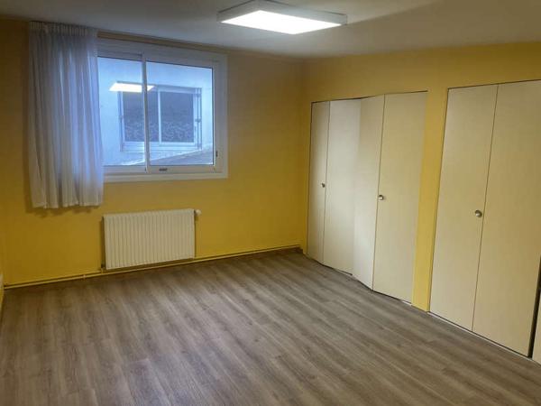 MONTAIGU-VENDEE / Location Local professionnel 315 m²