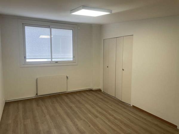 MONTAIGU-VENDEE / Location Local professionnel 315 m²