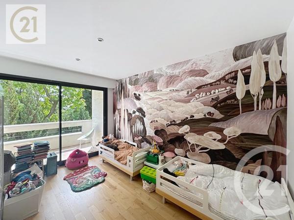 Appartement F5 à vendre  5 pièces - 101,03 m 2   ST CLOUD  - 92