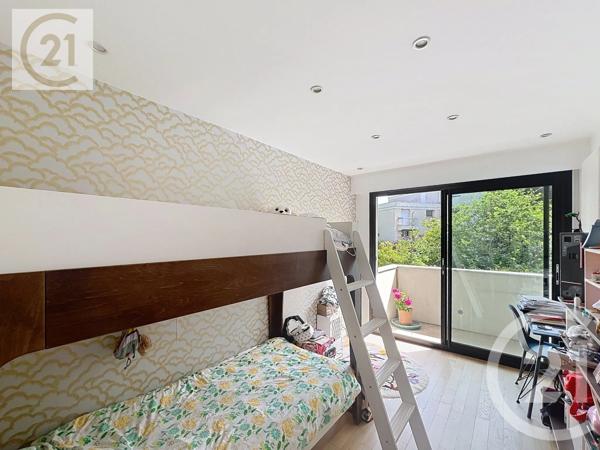 Appartement F5 à vendre  5 pièces - 101,03 m 2   ST CLOUD  - 92
