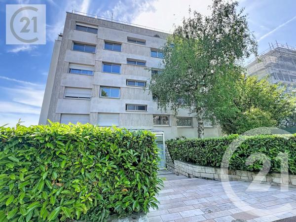 Appartement F5 à vendre  5 pièces - 101,03 m 2   ST CLOUD  - 92