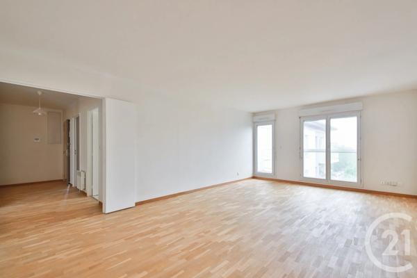 Appartement F5 à vendre  5 pièces - 101,03 m 2   ST CLOUD  - 92