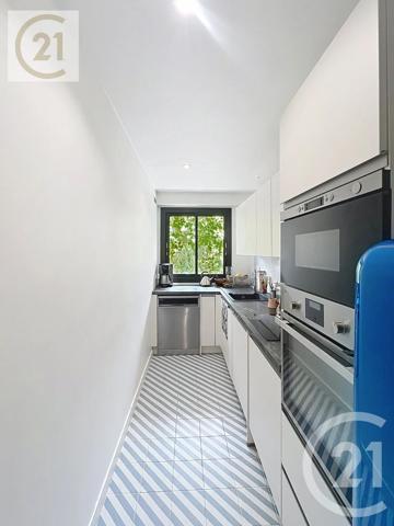 Appartement F5 à vendre  5 pièces - 101,03 m 2   ST CLOUD  - 92
