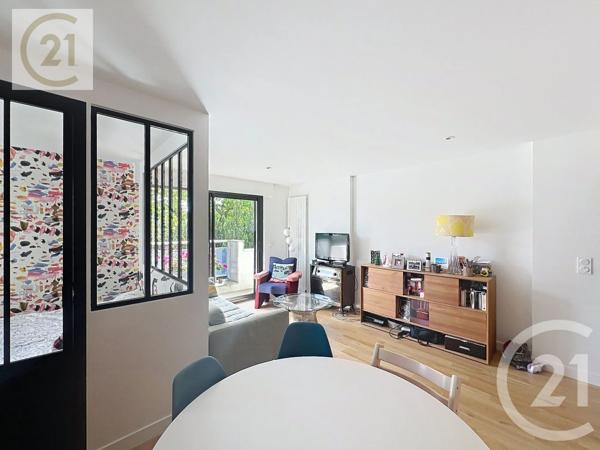 Appartement F5 à vendre  5 pièces - 101,03 m 2   ST CLOUD  - 92