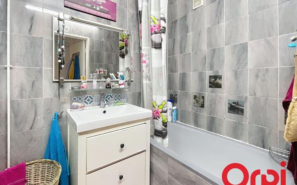 Appartement à vendre    3 pièces • 61 m2 Marseille 12