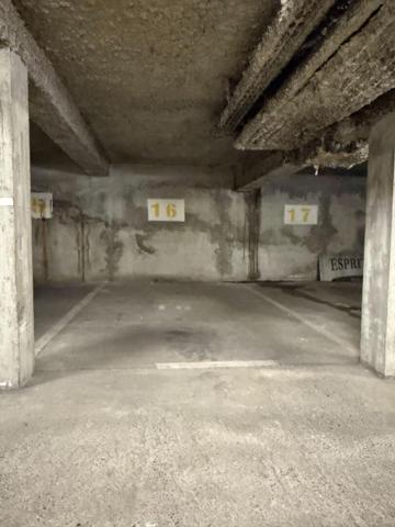 17000 La Rochelle - Place de Parking en Sous-Sol - 14m2 - Quartier Grande Horloge