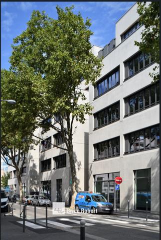 Bureaux neufs à louer à Villeurbanne grande visibilité et parking sur site