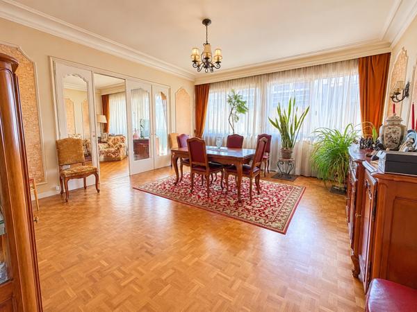 Appartement 8 pièce(s) 4 chambre(s) 165 m²
