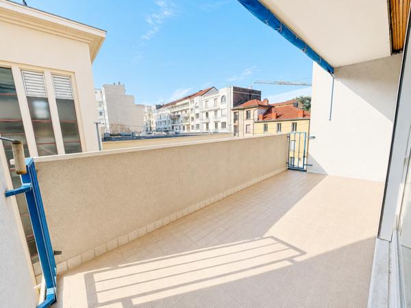Appartement 8 pièce(s) 4 chambre(s) 165 m²