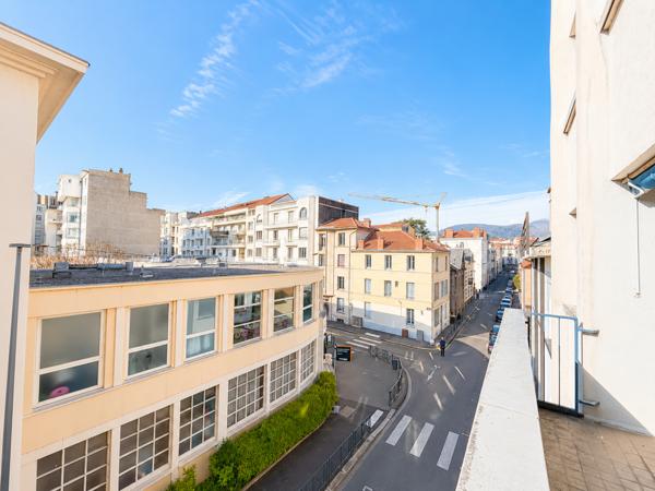 Appartement 8 pièce(s) 4 chambre(s) 165 m²