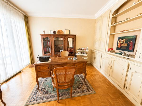 Appartement 8 pièce(s) 4 chambre(s) 165 m²