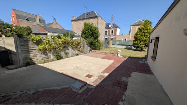 Le Crotoy (80550) Maison indépendante au cœur du Crotoy avec jardin, terrasse et garage.
