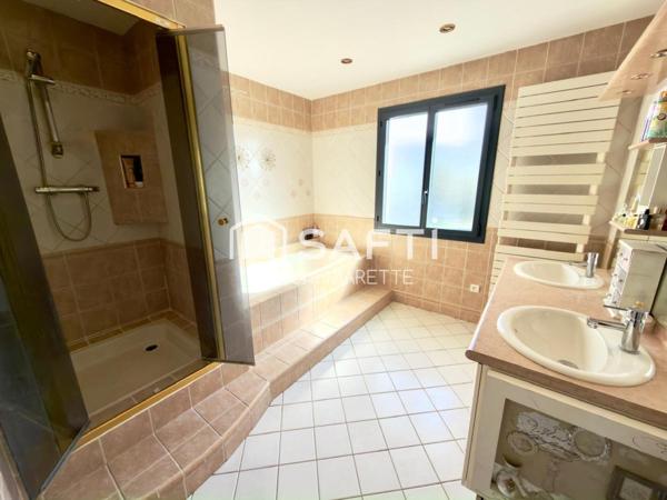 Maison de plain-pied avec jardin, terrasse et espace ado – secteur recherché