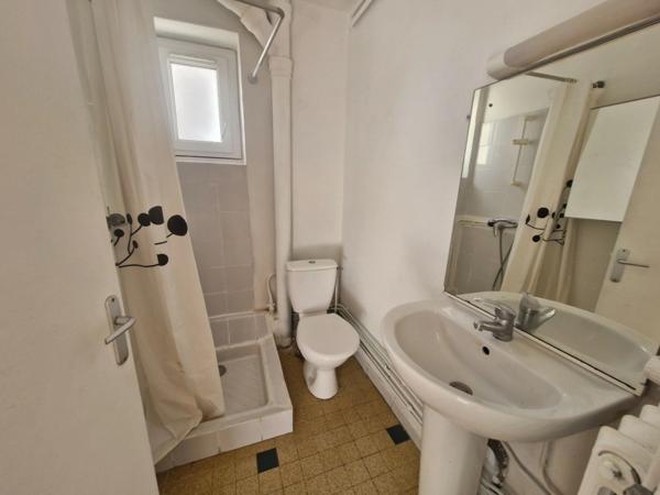 Immeuble avec 2 appartements SAINTE SIGOLENE (43)