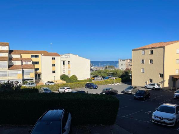 APPARTEMENT F2 1ER ETAGE ASCENSEUR PLACE DE PARKING