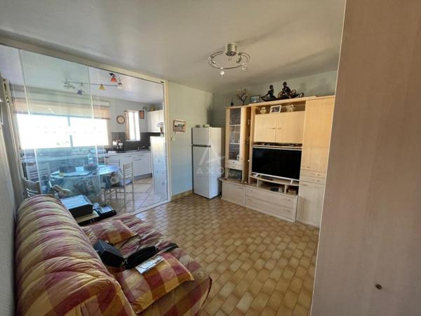 APPARTEMENT F2 1ER ETAGE ASCENSEUR PLACE DE PARKING