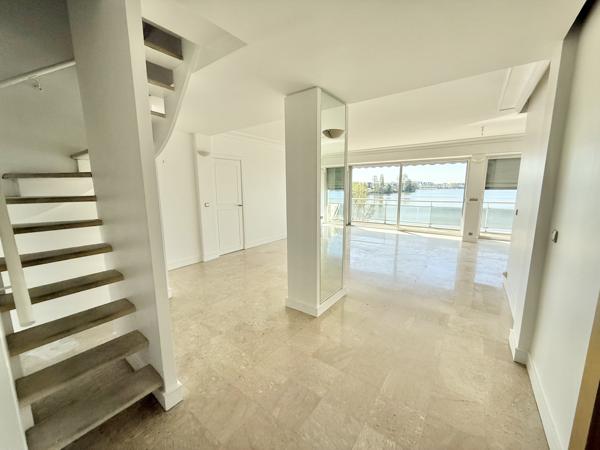 Appartement F6 de standing avec vue exceptionnelle sur le lac