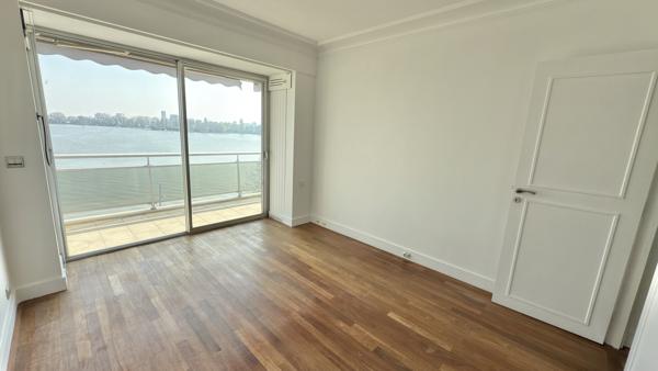Appartement F6 de standing avec vue exceptionnelle sur le lac