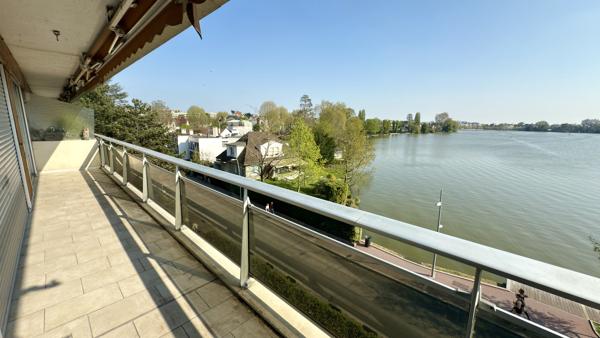 Appartement F6 de standing avec vue exceptionnelle sur le lac