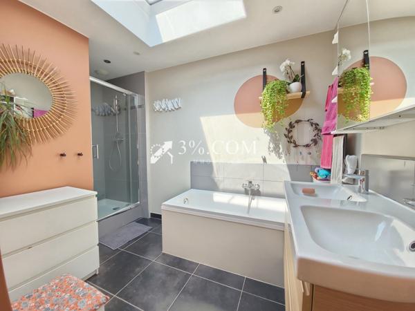 MAISON FLAMANDE DE 110 M² AVEC 3 CH + JARDIN + GARAGE  Neuville-en-Ferrain (59960)