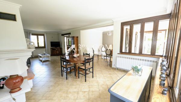 Maison 5 pièce(s) 4 chambre(s) 147 m²