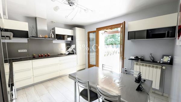 Maison 5 pièce(s) 4 chambre(s) 147 m²