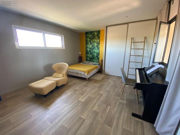 Maison individuelle à vendre à Saint-Médard-en-Jalles en Gironde (33160), ref : 032/1611   
Corbiac