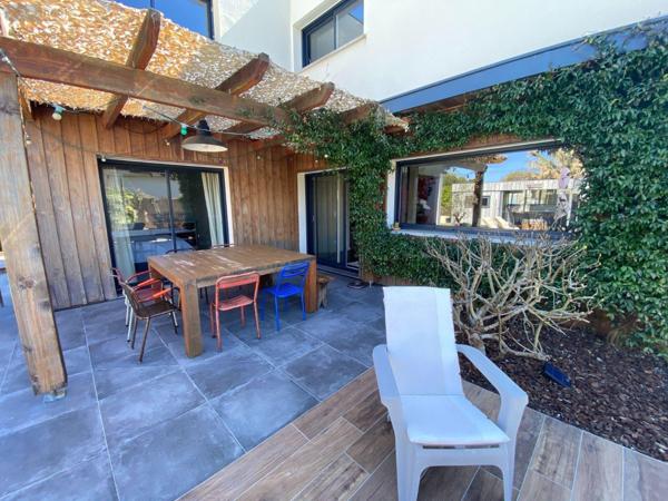 Maison individuelle à vendre à Saint-Médard-en-Jalles en Gironde (33160), ref : 032/1611   
Corbiac