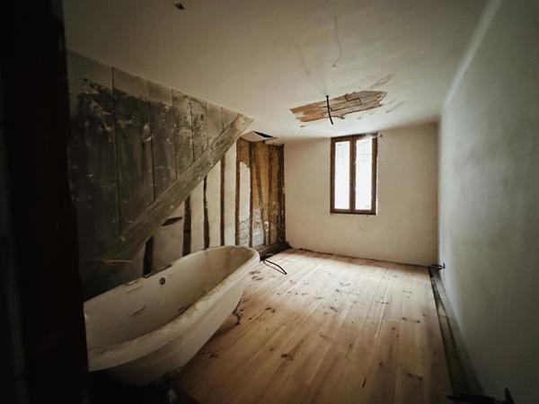 Maison
         5 pièces
        - 140 m² 35 900 € *