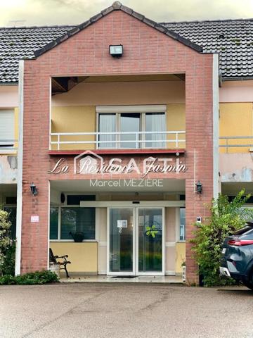 Studio "Senior" très bon état;bon rendement....ou pour en jouir.